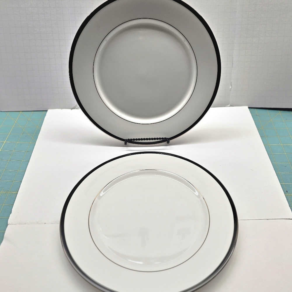 Set OF 2 Lenox Debut Leigh Millennium Bone China Dinner Plates 10 3/4"  EUC.